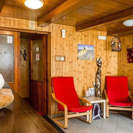 Hotel Konopiste Nova Myslivna Бенешов Экстерьер фото