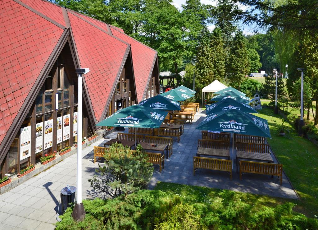 Hotel Konopiste Nova Myslivna Бенешов Экстерьер фото