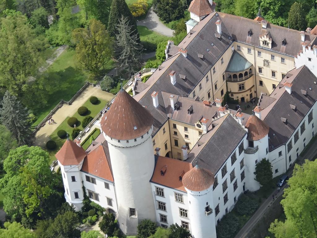 Hotel Konopiste Nova Myslivna Бенешов Экстерьер фото