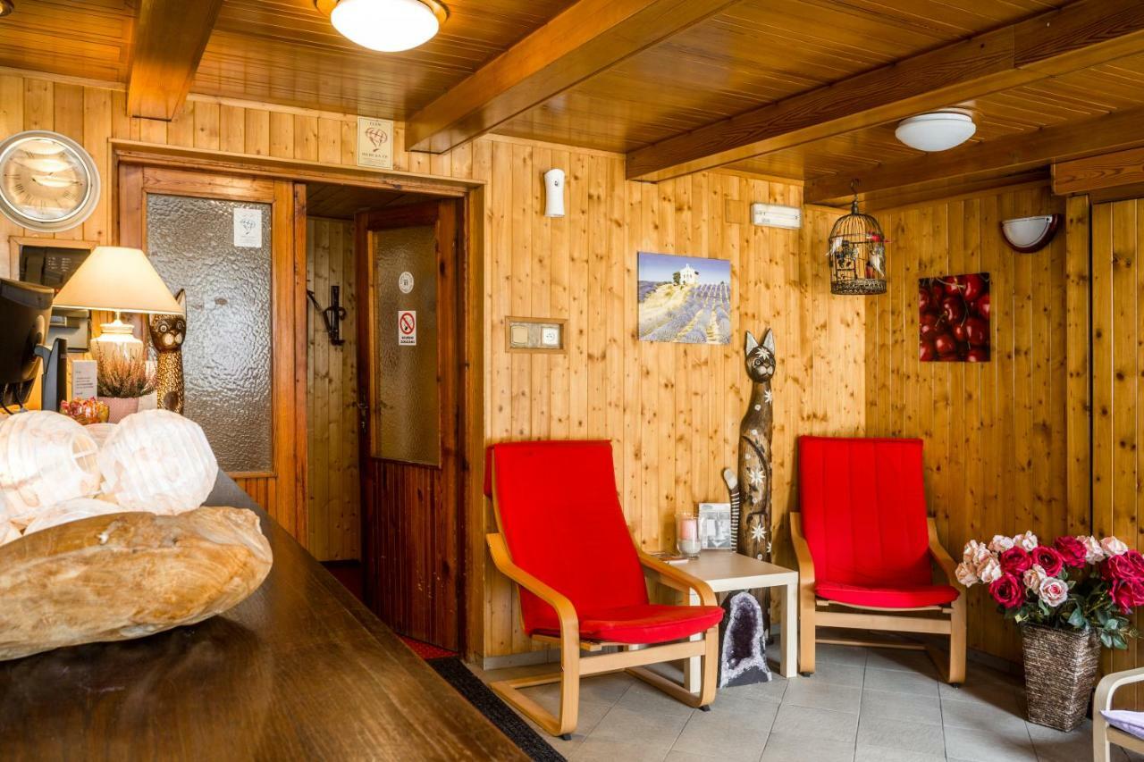 Hotel Konopiste Nova Myslivna Бенешов Экстерьер фото