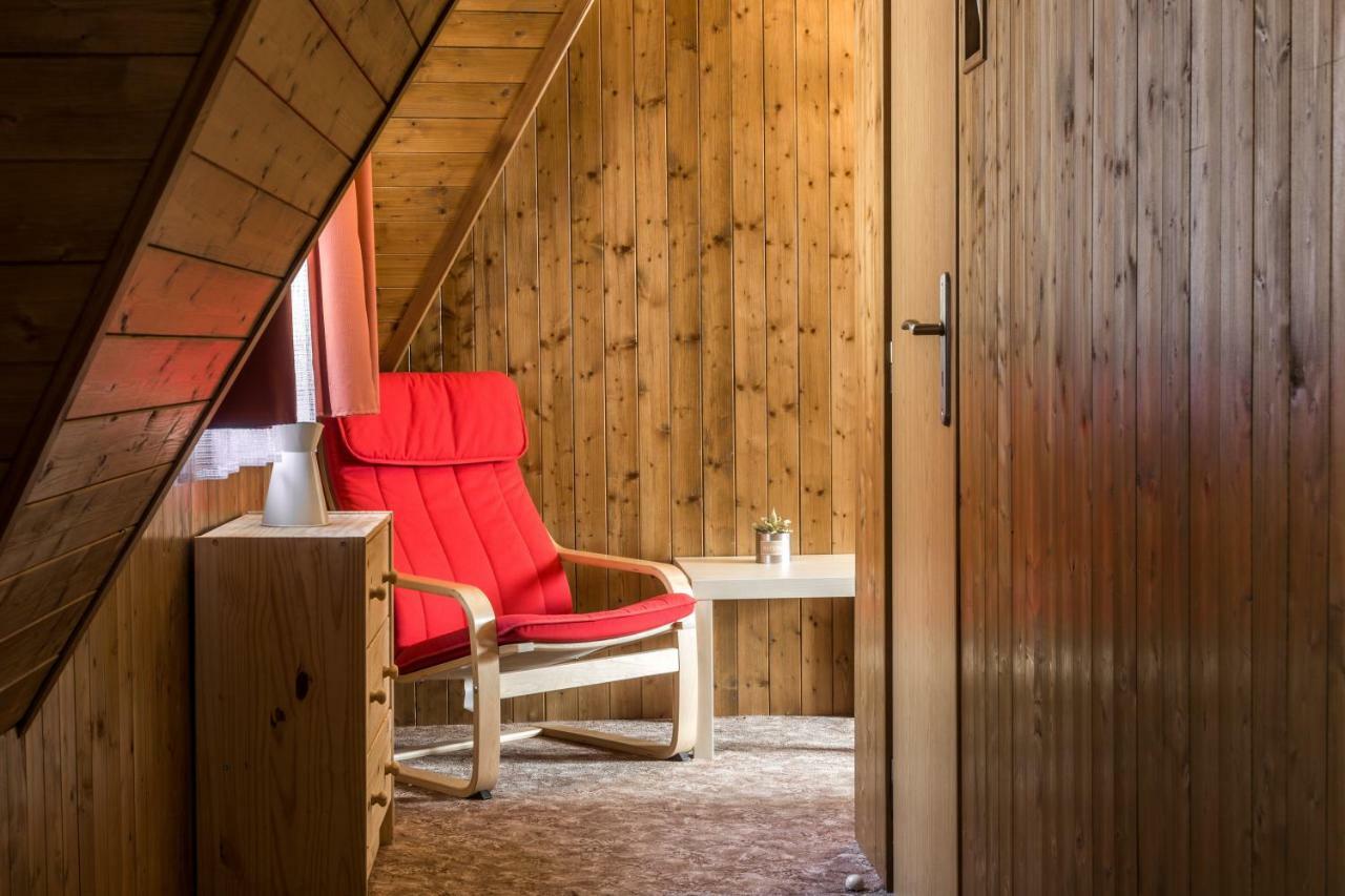 Hotel Konopiste Nova Myslivna Бенешов Экстерьер фото