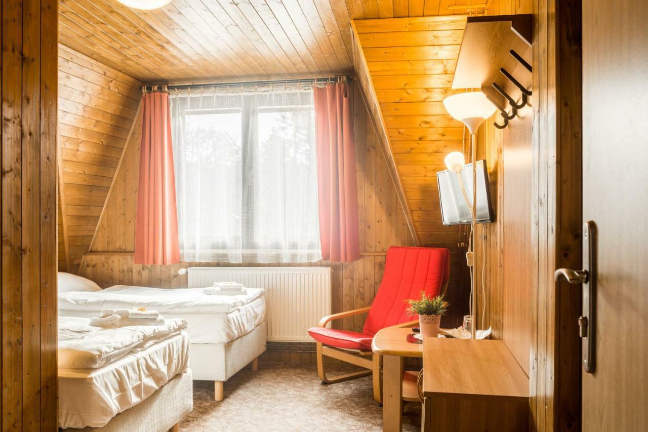 Hotel Konopiste Nova Myslivna Бенешов Экстерьер фото